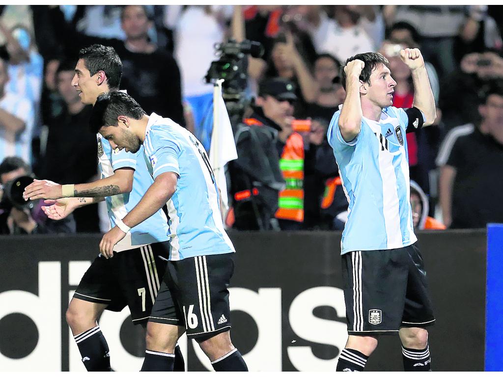 Contundente. Argentina venció 3-0 a Uruguay.(AP)