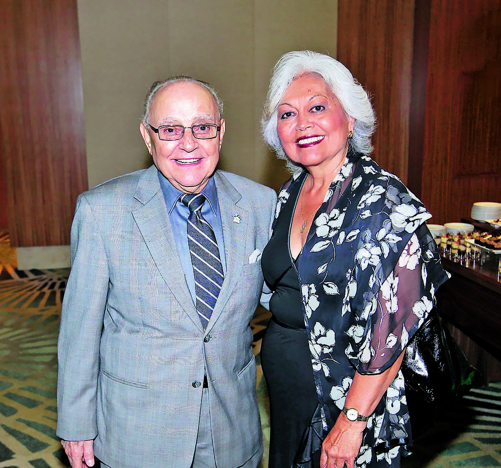 Apostolos Costarangos y Maritza Díaz.()