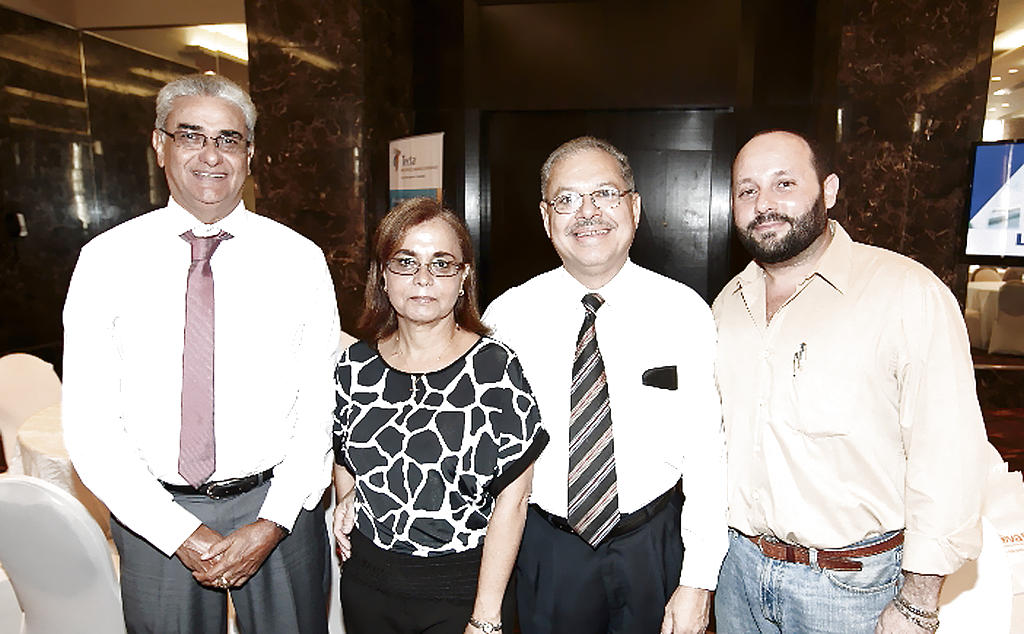 Fernando Vergara, Maritza de Sánchez, Miguel Ángel Sánchez y Alberto Abood.()