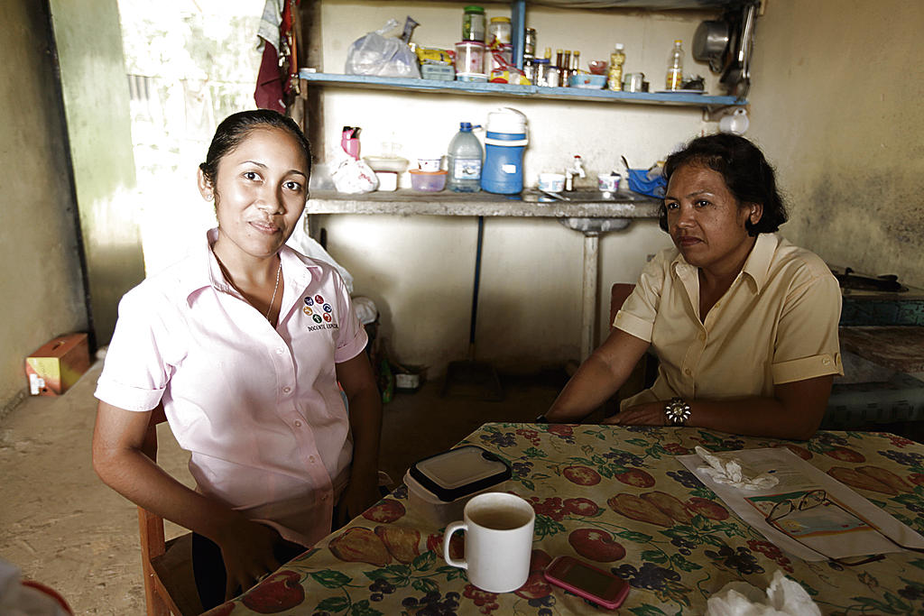Docentes. Jazmín Rivas, de educación inclusiva, y Yau, de octavo grado. Rivas tiene 10 estudiantes a su cargo.()