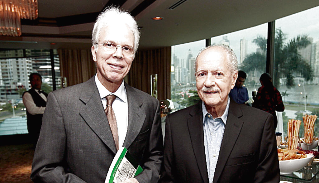 Manuel Cupas Fernández, Rodrigo Mejía Andrion.()