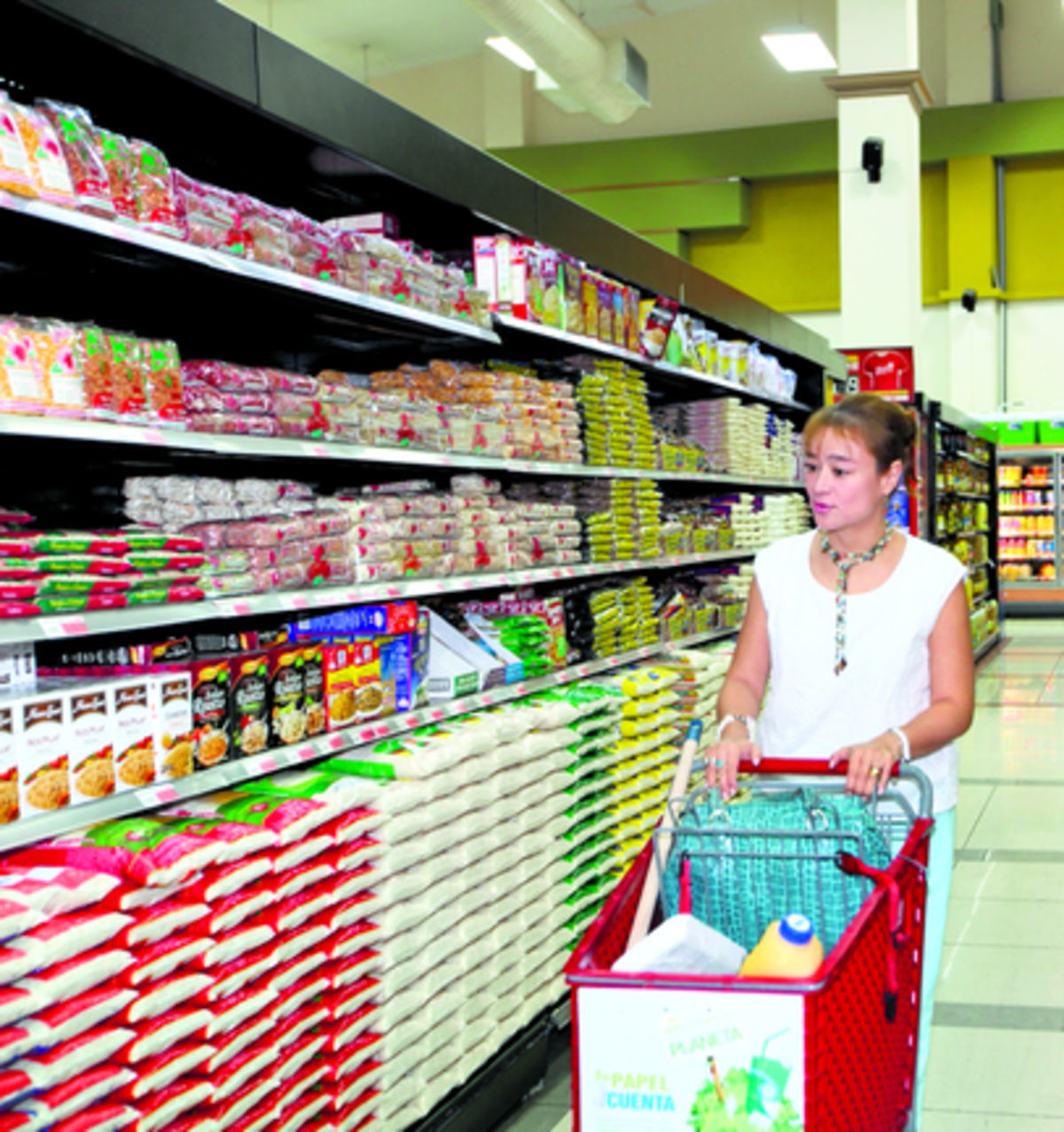 Empresarios, economistas y gremios dicen que subirá costo de productos y servicios.(Archivo )