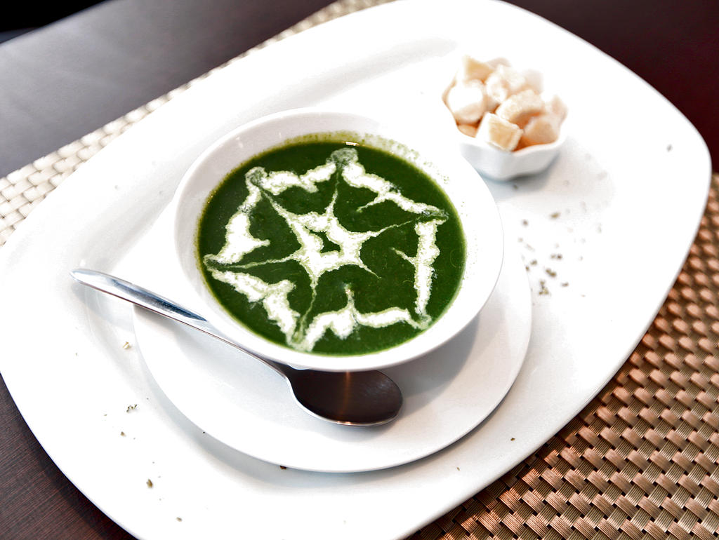 Sopa de espinaca()