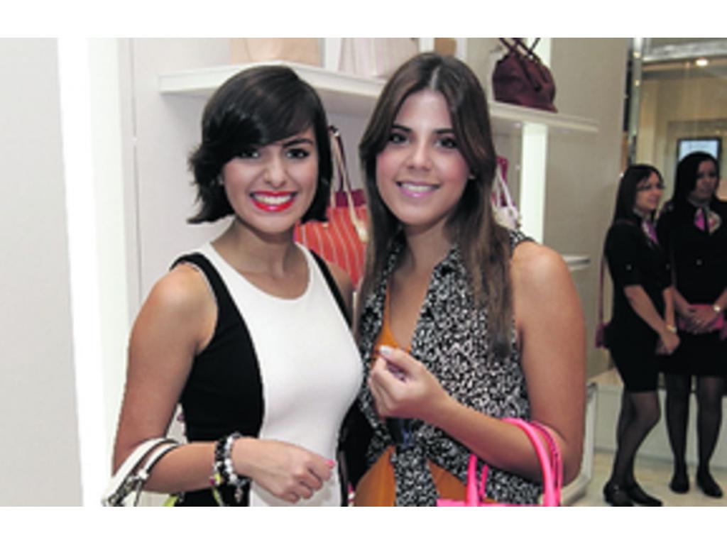 4. Andrea Vásquez junto a María Ximena Rodríguez.