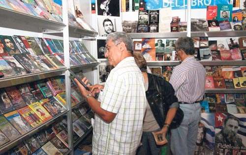 <p> Público. Gente de todas las edades dijeron presente al encuentro. Jóvenes, adultos y niños disfrutaron la velada.</p>
