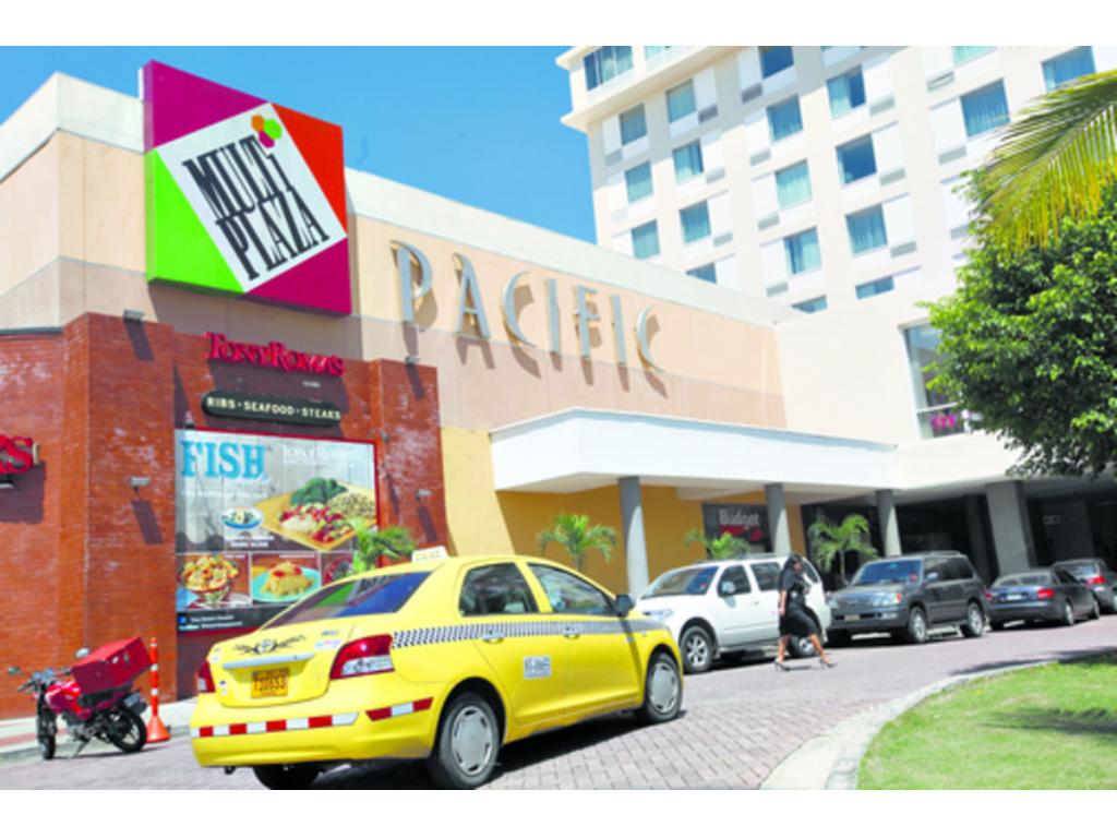 Multiplaza abrirá a las 6:00 a.m. Más de 50 tiendas se han sumado, y esperan completar lista con más de 200 que decidirán el porcentaje a ofertar.