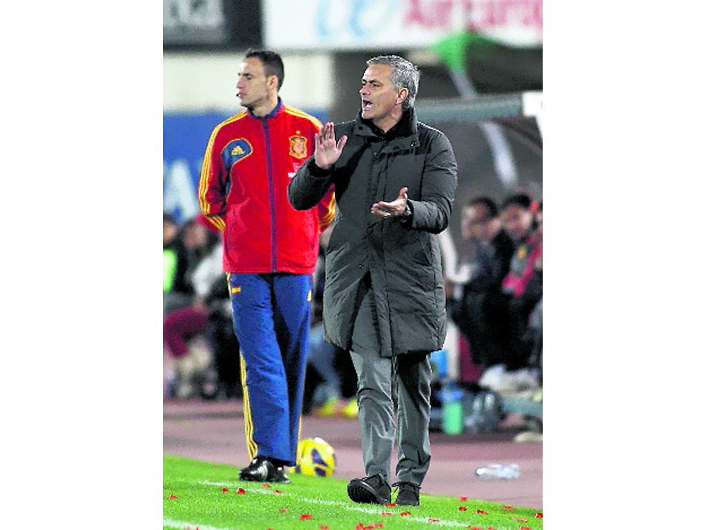 José Mourinho (dcha.)(AP)