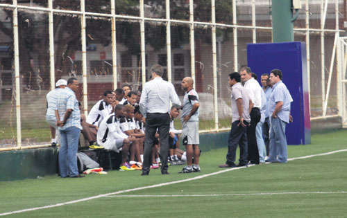 <p>Conversación. Los directivos hablaron con los jugadores.</p>