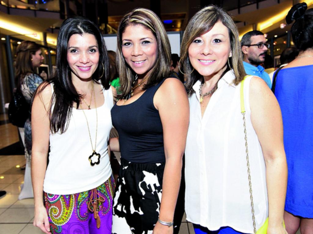 11. Yesenia Romero, Siara Campos y Mónica Sagel.