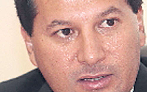 <p>Estamos haciendo las gestiones y esperando que en el presupuesto del año 2012 se haya hecho la aprobación para las reparaciones del Armando Dely.</p>