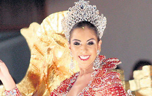 <p>Reina de Persia, Alegoría de coronación de S.M. Olga Trejos.</p>