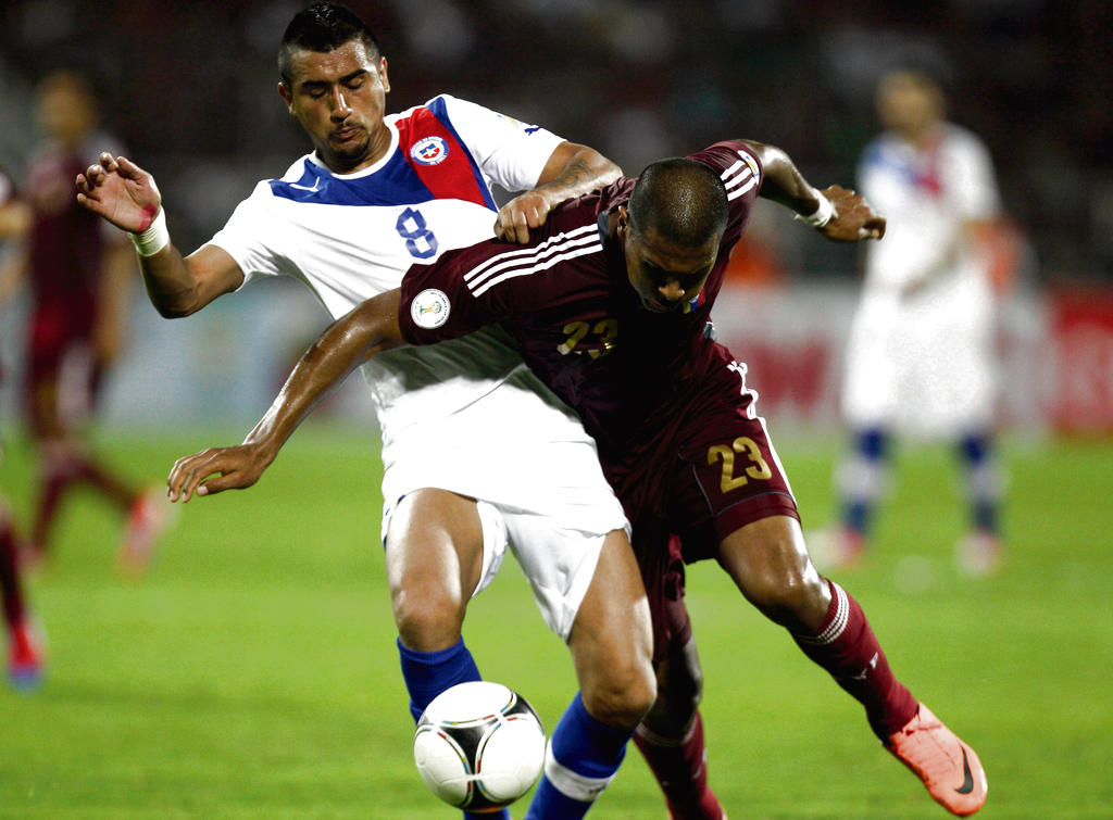 Arturo Vidal (i)(AP)