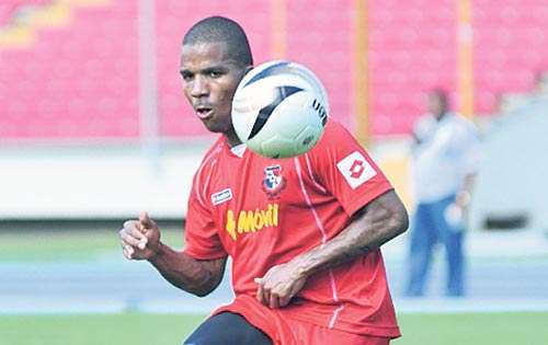 <p>Seguro. Luis Henríquez va con todo.</p>
