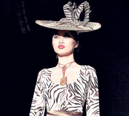 <p>Sandoya mostró trajes con estampados en degradé. </p>