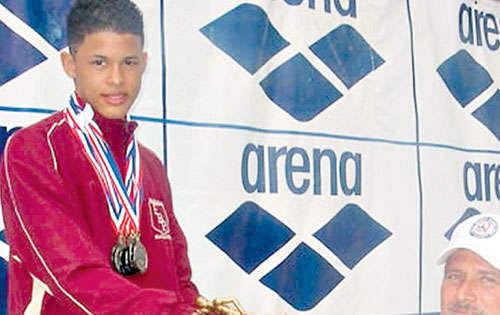 <p>Apoyo. La marca Arena patrocina a Manuel.</p>