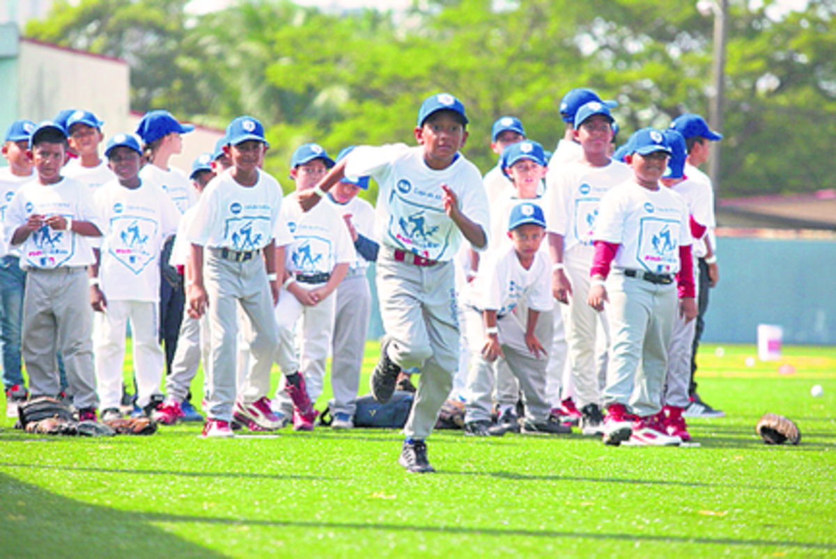 Pruebas de velocidad. Esta habilidad fue muy gustada por los pequeños, ya que el nivel de competitividad se vio reflejado al momento en que los niños se disputaban quién llegaba de primero.