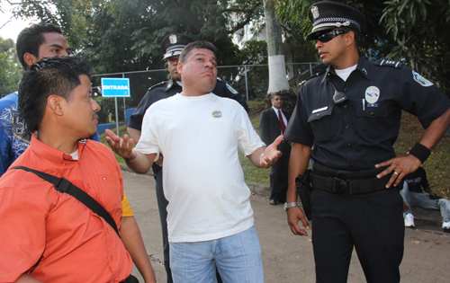 Gabriel Pascual, presidente del Comité de Familiares por el Derecho a la Salud y la Vida, estuvo en el lugar. Foto/Jorge Silot