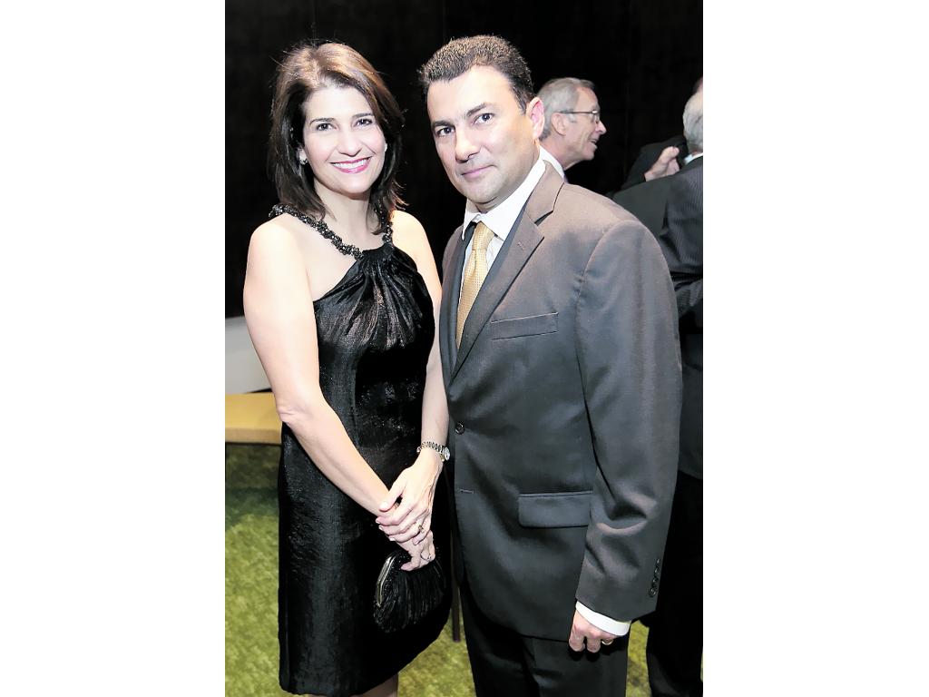 8. Itza Lewis y Dimitris Mamay. ()