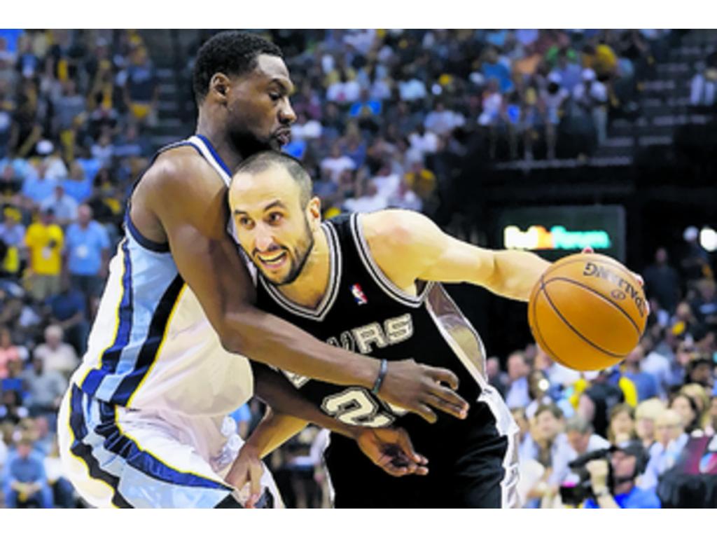 Los Grizzlies de Memphis concluyeron su mejor temporada siendo barridos por el mismo equipo -los Spurs de San Antonio- que en cuatro juegos los sacó de su primera aparición en postemporada en 2004.(EFE)