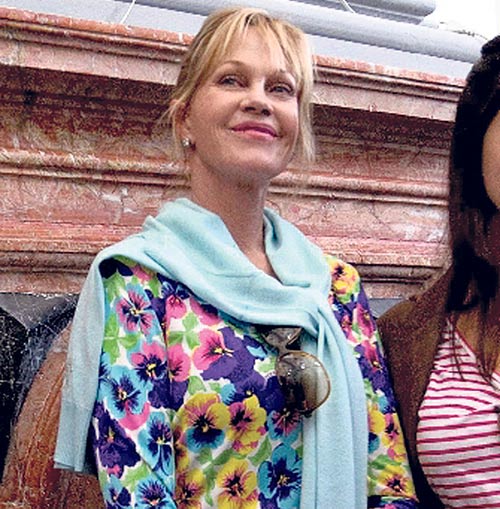 <p>Melanie, muy orgullosa.</p>