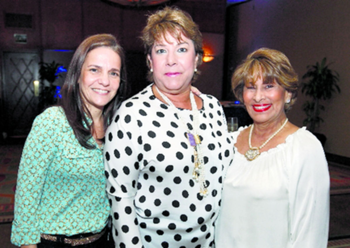 3. Ranque Shamah, Annette Cárdenas y Vilma Reina.