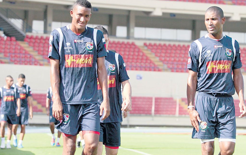 <p>Jugadores. Luis Rentería y Juan de Dios Pérez durante los entrenamientos de ayer.</p>