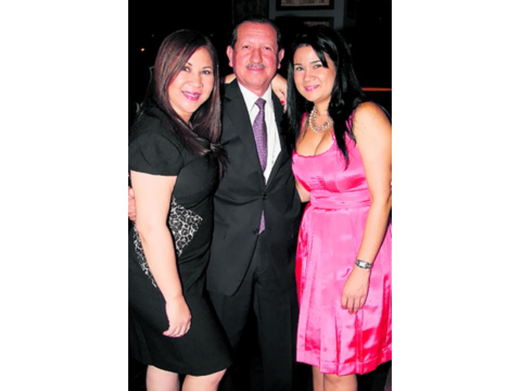 6. Lastenia Domingo, Adriano Sanjur y Anabella Padilla.