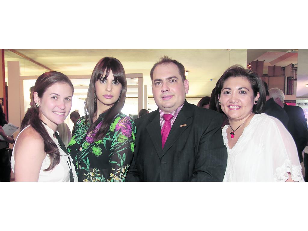 Irene Rueda, Penélope Álvarez, Gilberto Góngora e Iran Flores de Góngora.()
