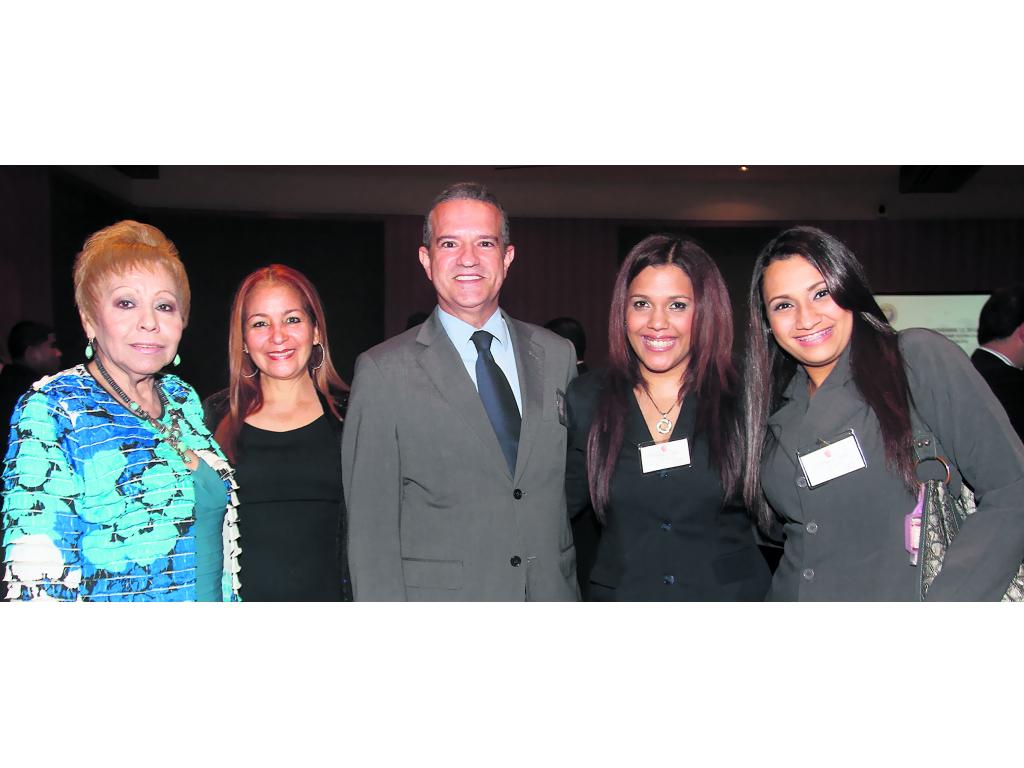 Emith Garcés, Lidia Carrasco, José García, Krystela Vidal y Nivis Gómez.()