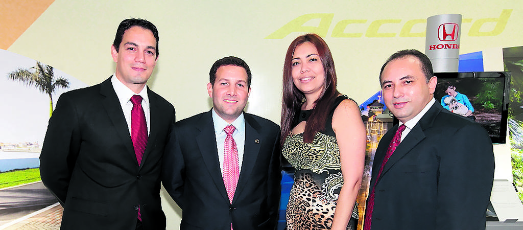 Iván Espino, Anthony Salerno, Indira Samudio y Jorge Barrios, por Bahía Motors.()