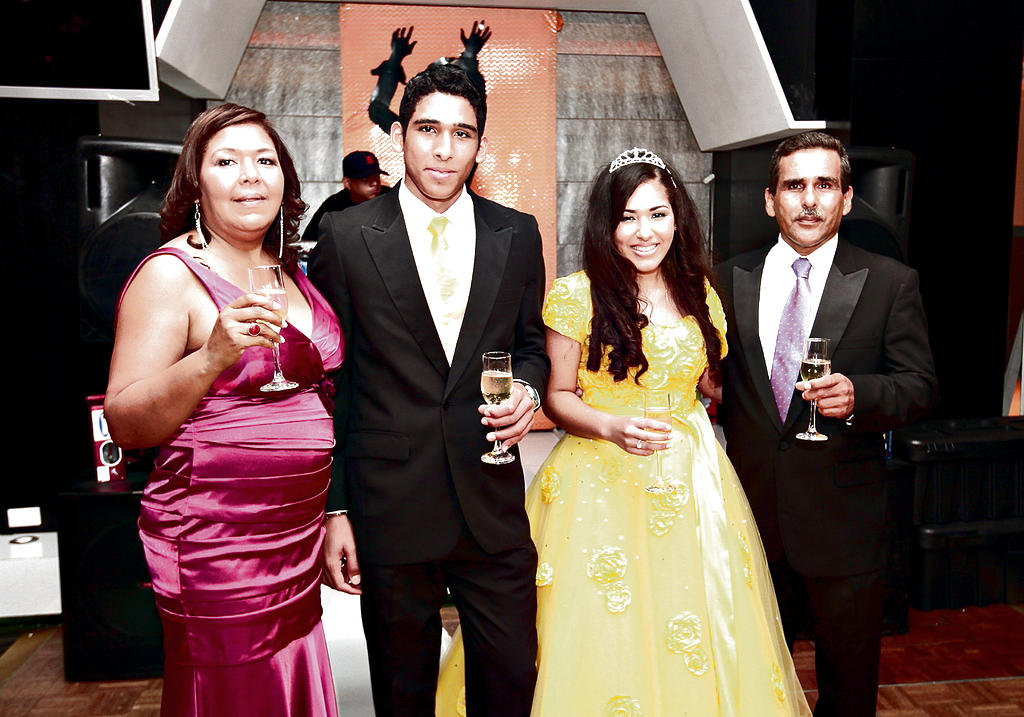 Pauline Beitia, Joel Quirós, Sashalie Quirós y Gilberto Quirós.(Abel Rodríguez)