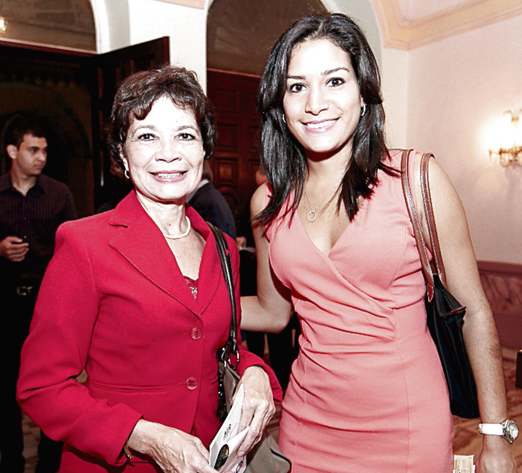 Itzel y Laura Pérez.()