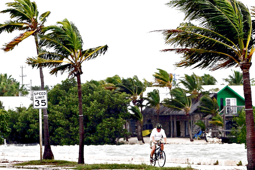 Temor. La tormenta Isaac se acerca a Florida.(AP)