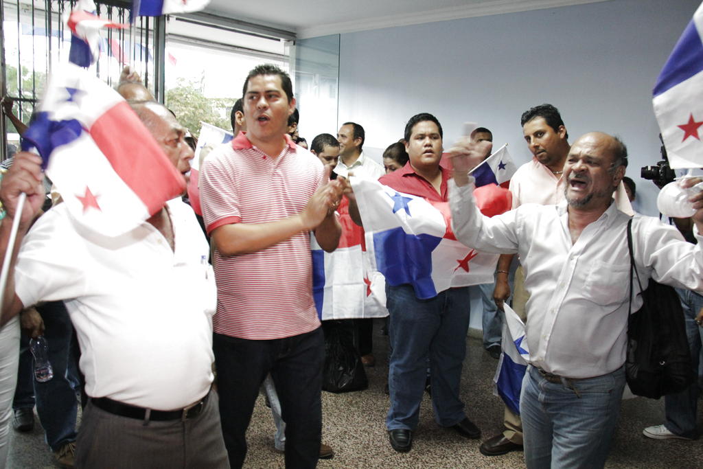 Rechazan reformas al Código Electoral. Foto Jorge Silot.<br>
