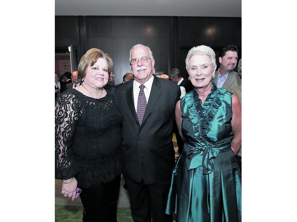 10. Sara Pardo, Alberto Motta y Loraine Motta.()
