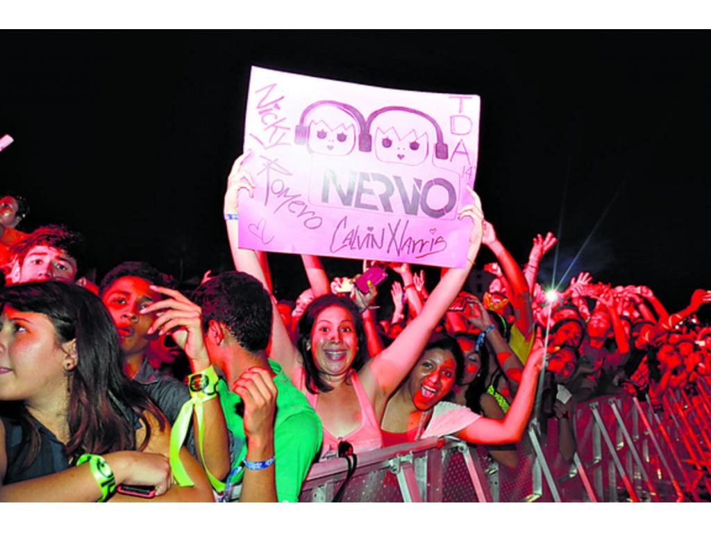 Las pancartas alusivas a los artistas no pudieron faltar el último día.