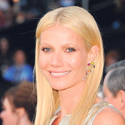 <p>Gwyneth Paltrow deslumbró en la alfombra con un el gloss de Chanel Rouge Allure Extrait Insouciance.</p>