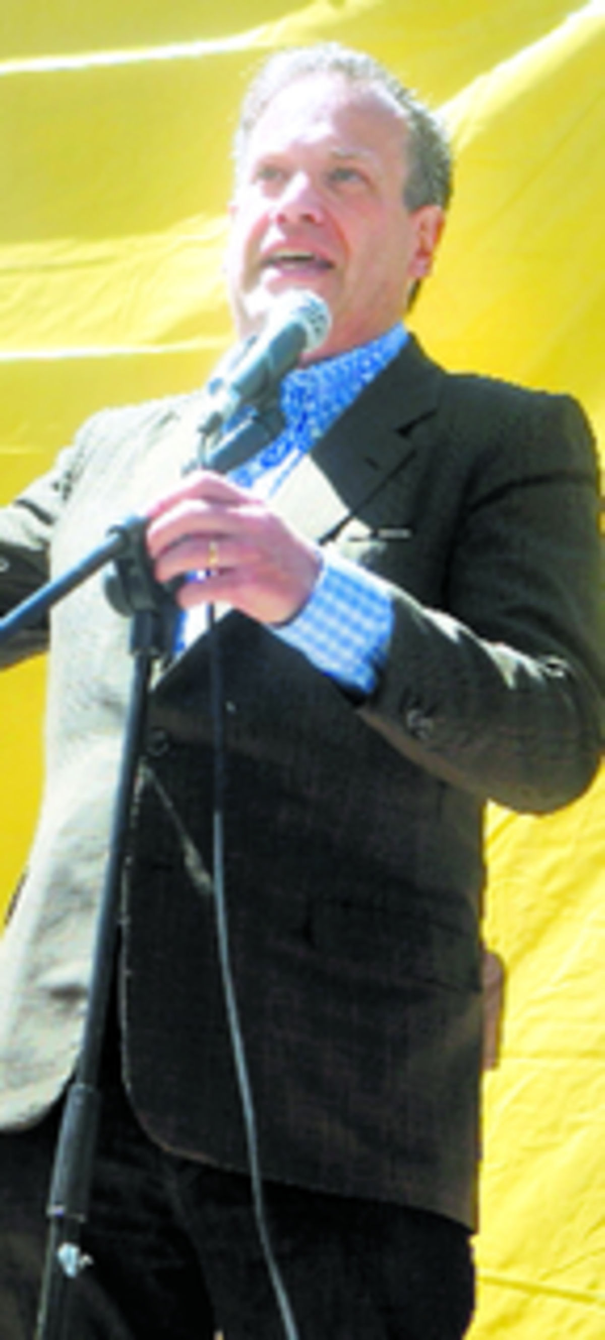 Tomás Jocelyn- Holt también es candidato independiente.