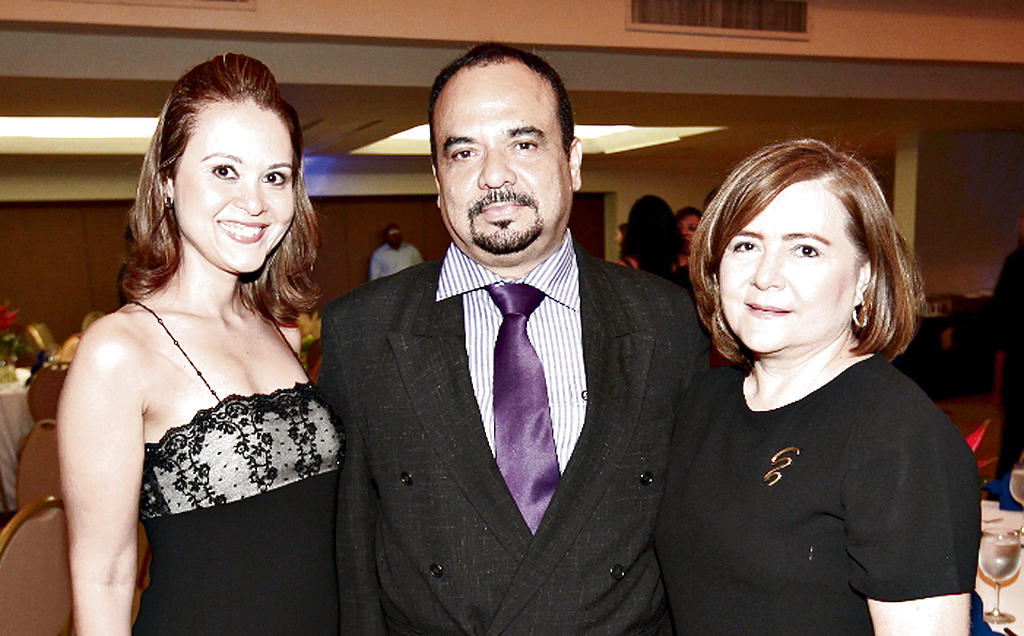 Elsira Maimone, Jaime De León y Amarilis Castillero.()