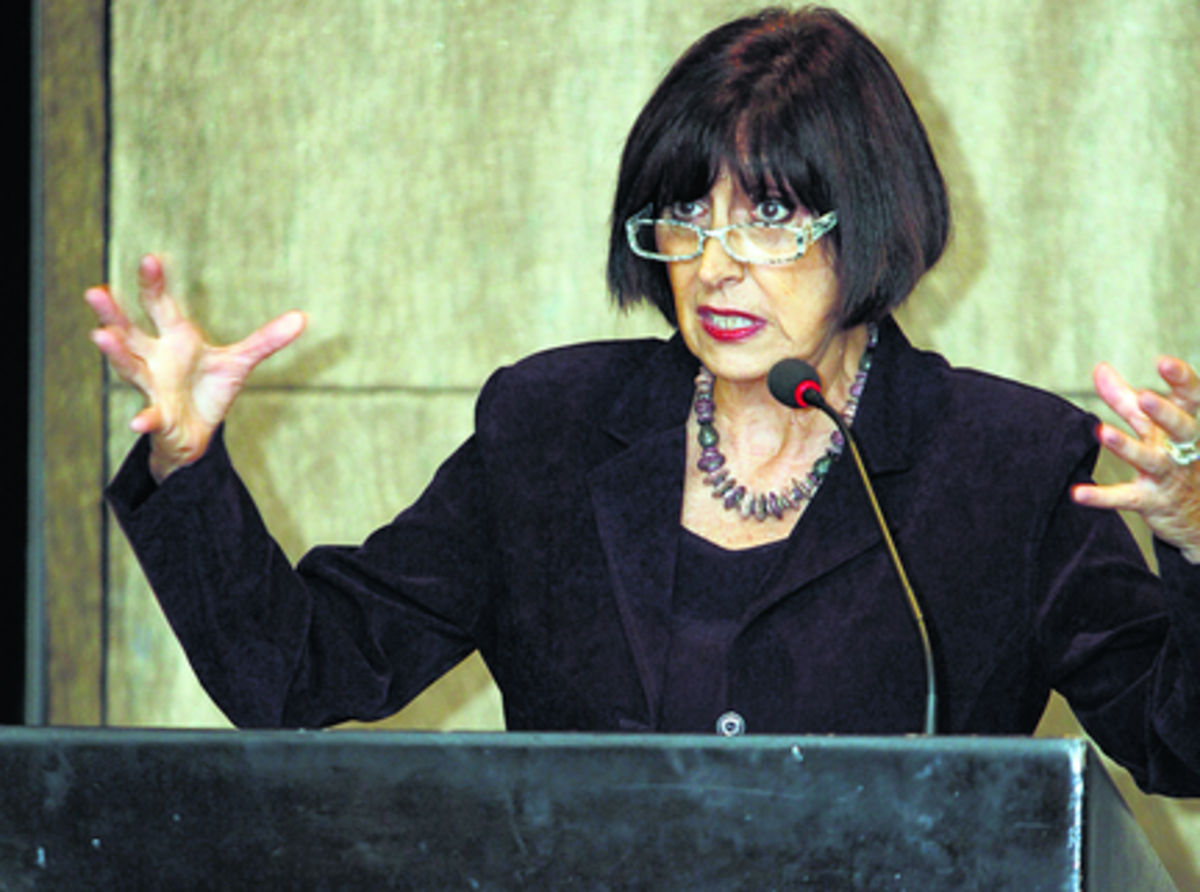 Alondra Badano, Premio Miró 2013 en teatro, recomienda la obra.