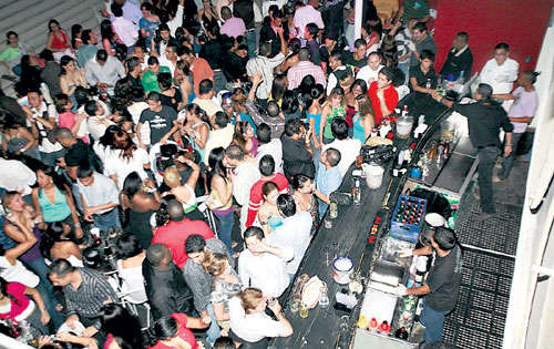 <p>Regulación. La medida los fines de semana es hasta las tres de la madrugada.</p>