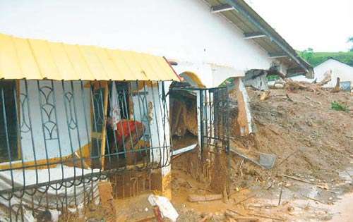 <p>Perdidas. Muchas familias quedaron sin techo.</p>