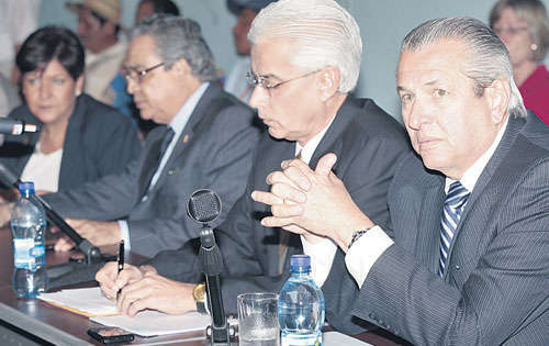 <p>Asamblea. Diálogo continuó en la Asamblea Nacional.</p>