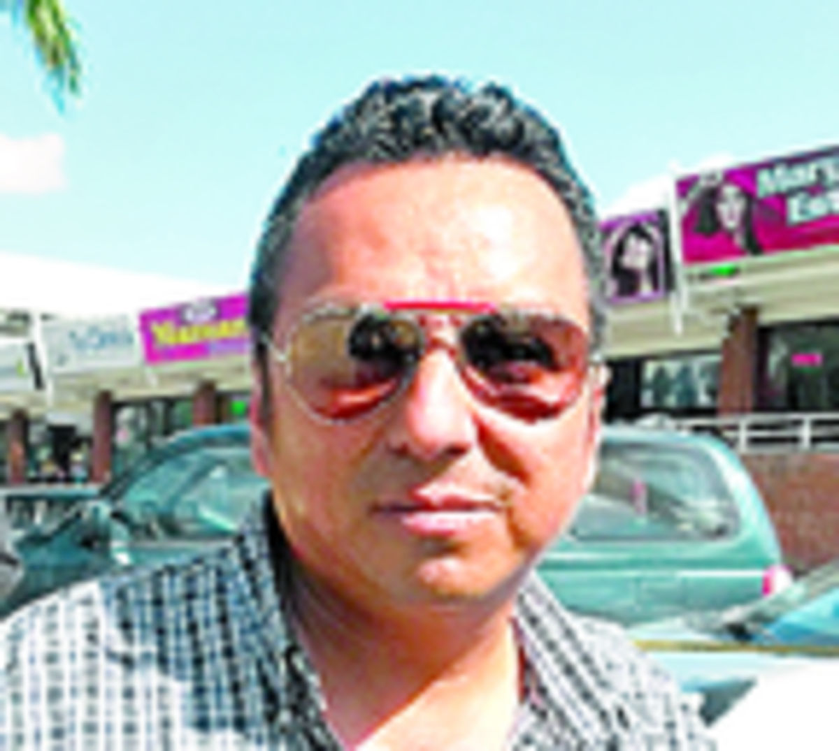 Esta época representa el recordatorio del nacimiento del niño Dios y al igual que otros me voy a quedar en mi casa para pasar estas fiestas rodeado de mis familiares y seres queridos(Guillermo Rodríguez /Comerciante)