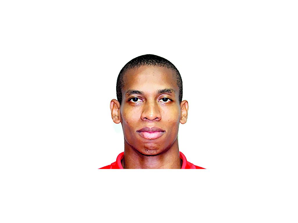 El zaguero no decepcionó en esta Copa Centroamericana y complementó muy bien a su pareja de trabajo, Román Torres. Aún le faltan por mejorar algunos aspectos técnicos, pero, por lo mostrado, va bien encaminado.()