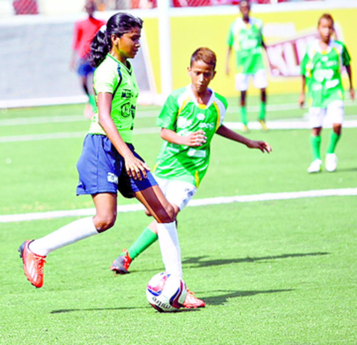 Cada jugador representa con orgullo a su barrio.(Anayansi Gamez)