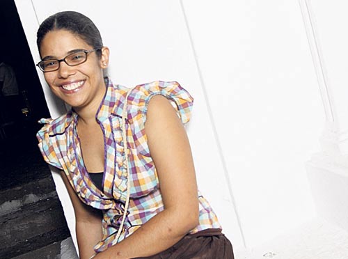 <p>Música. Marisín trabaja en un proyecto musical urbano.</p>