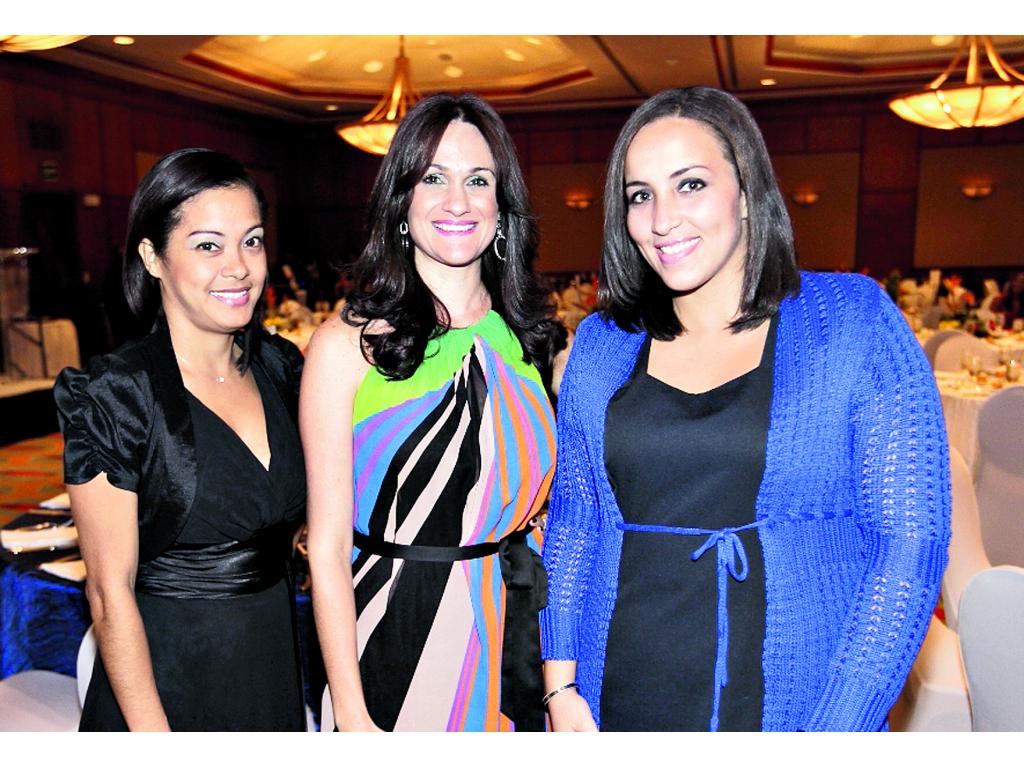 2. Yira Guzmán, Idelcarmen de Palma, Karina Fuentes. ()