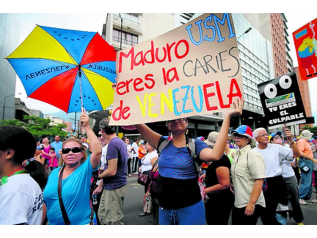 Aprovecharon el Día del Trabajo para movilizarse en Caracas.(AP)