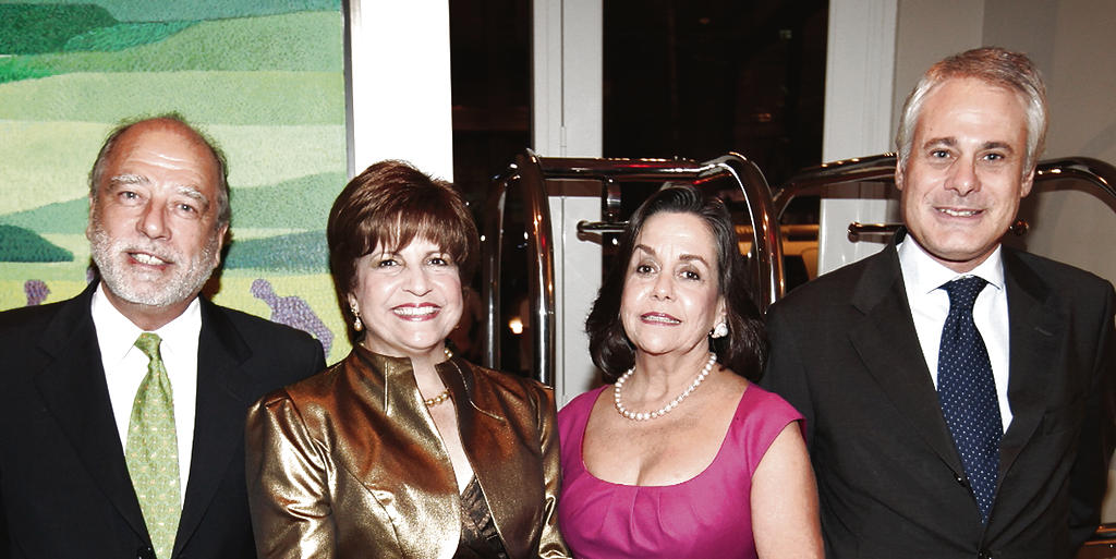 Gustavo Dahlgren, Adriana de Vallarino, Victoria de Dahlgren y Giancarlos Curcio.()